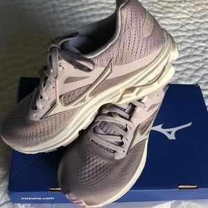 Brand New!! Mizuno Wave Rider 23 Running Shoes